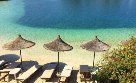 Zbardhet protokolli i masave anti Covid per sezonin turistik: Ja rregullat